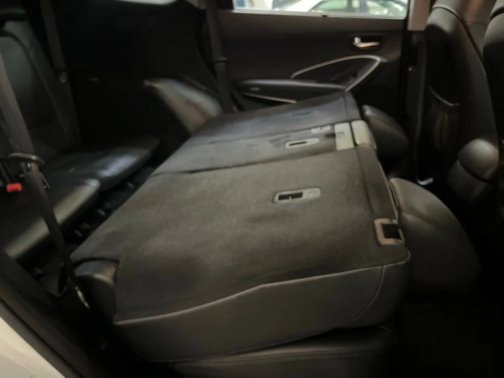 Used 2019 White Hyundai SE image 30