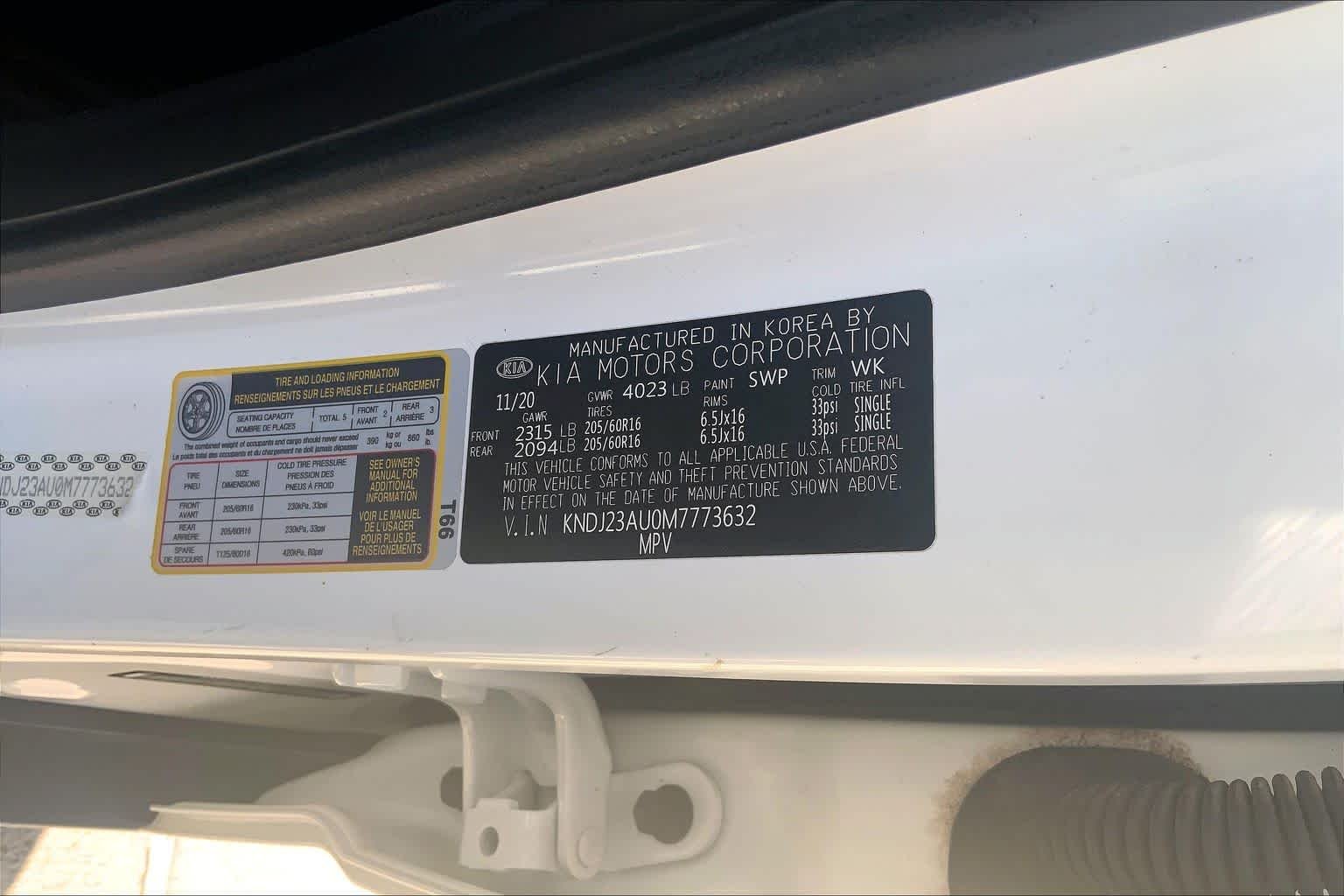 Used 2021 Snow White Pearl Kia S image 34