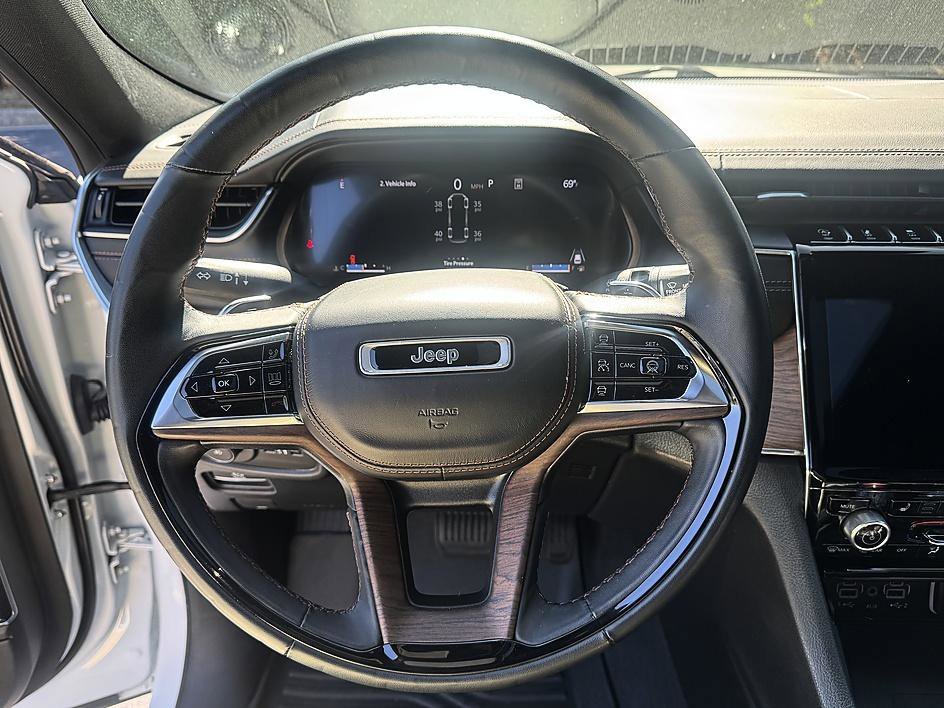 Used 2023 Bright White Clearcoat Jeep Summit image 12