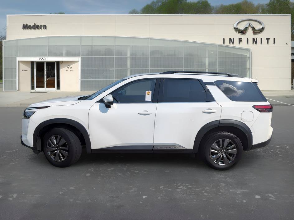 Used 2025 Glacier White Nissan SV image 6