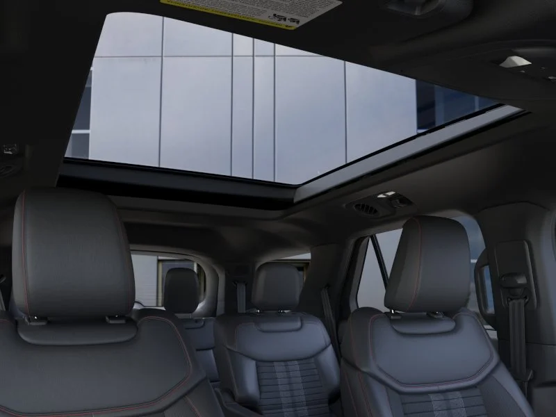 New 2026 Space White Metallic Ford ST-Line image 45