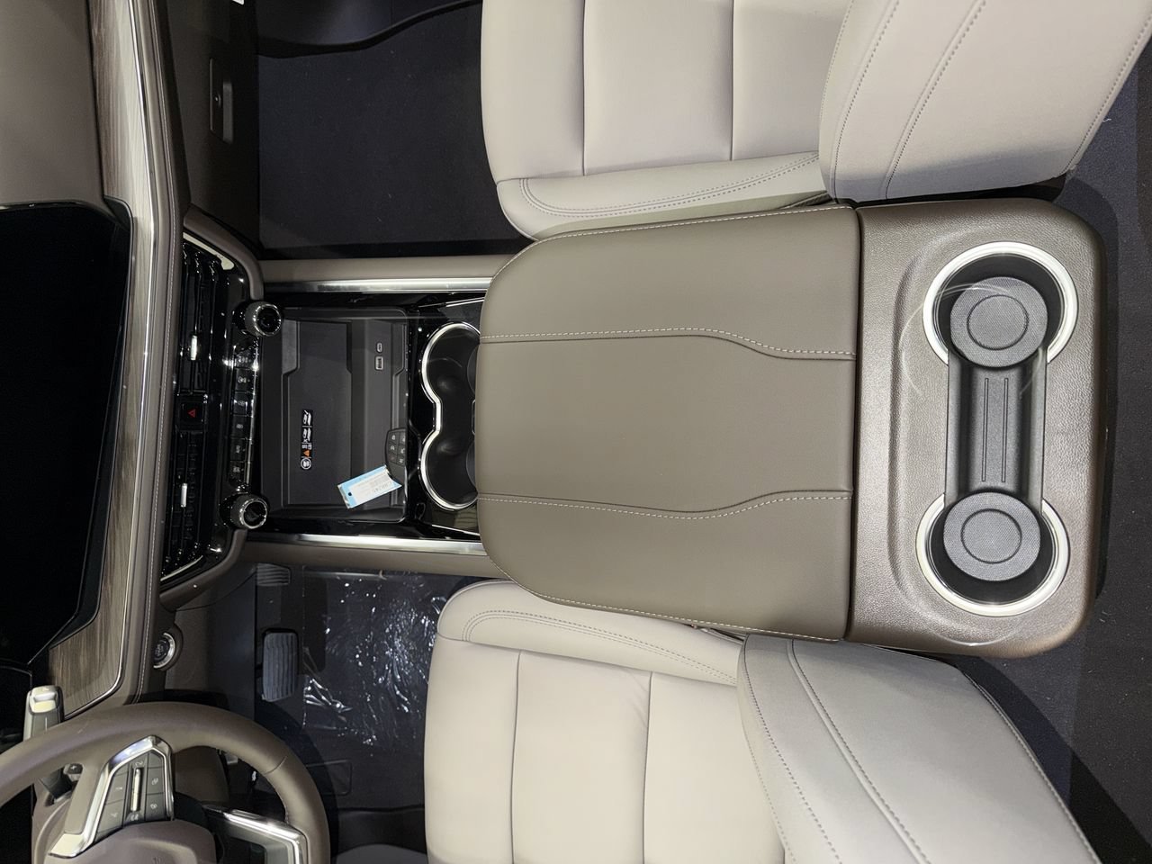 2026 Chevrolet Tahoe Z71 - Photo 23