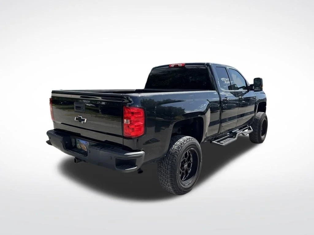 Used 2016 Black Chevrolet LT image 5