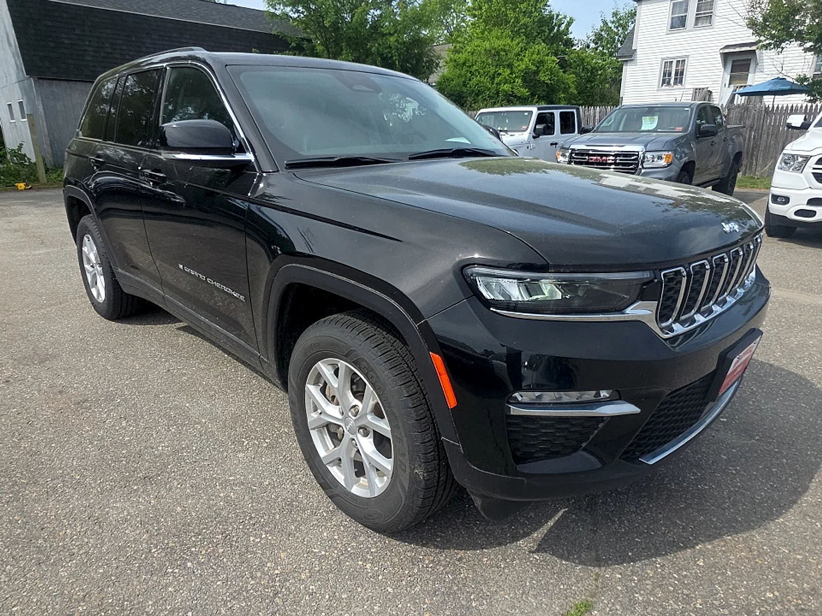 Certified Used 2023 Diamond Black Crystal Pearlcoat Jeep Limited 4x4 image 7
