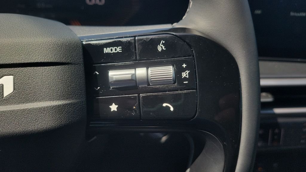 New 2026 Ivory Silver Kia LX image 21