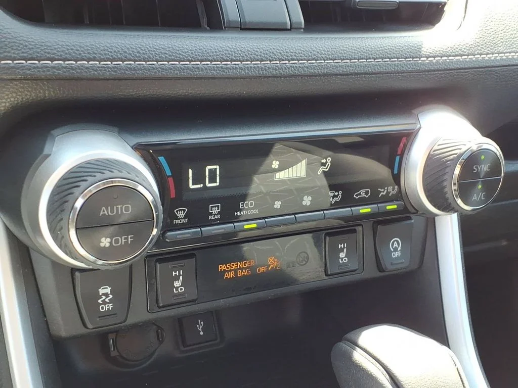 Used 2020 Black Toyota XLE image 22