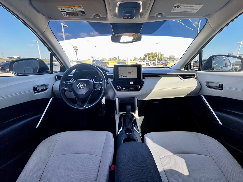 Used 2025 Jet Black Toyota L image 14