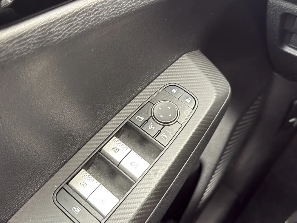 Used 2024 Blue Mitsubishi SE image 30