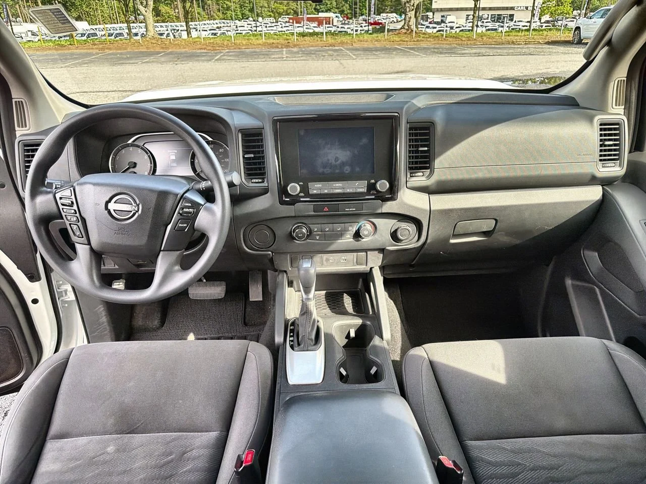 Used 2022 White Nissan King Cab S 4x2 image 17