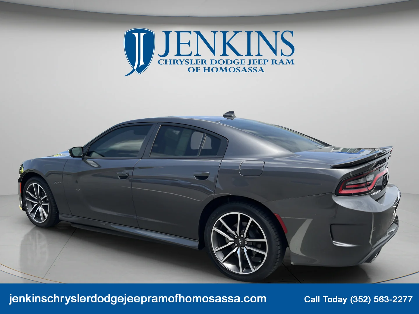 Used 2023 Granite Pearlcoat Dodge R/T image 7