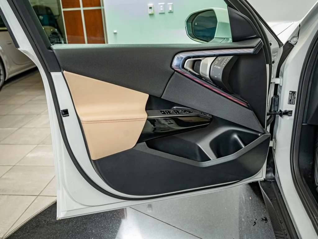 New 2026 Mineral White Metallic BMW 30 xDrive image 18