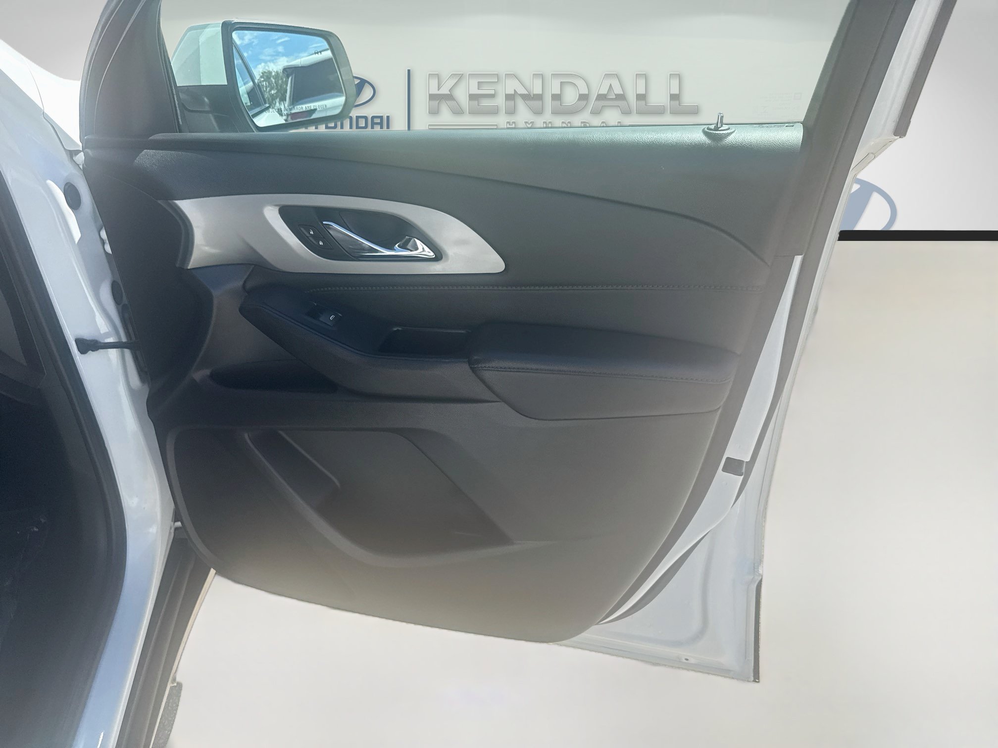Used 2022 Summit White Chevrolet LT Cloth image 31