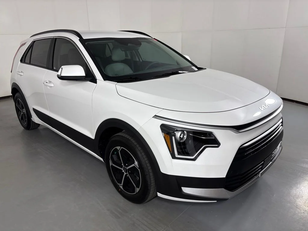 New 2026 Snow White Pearl Kia EX image 2