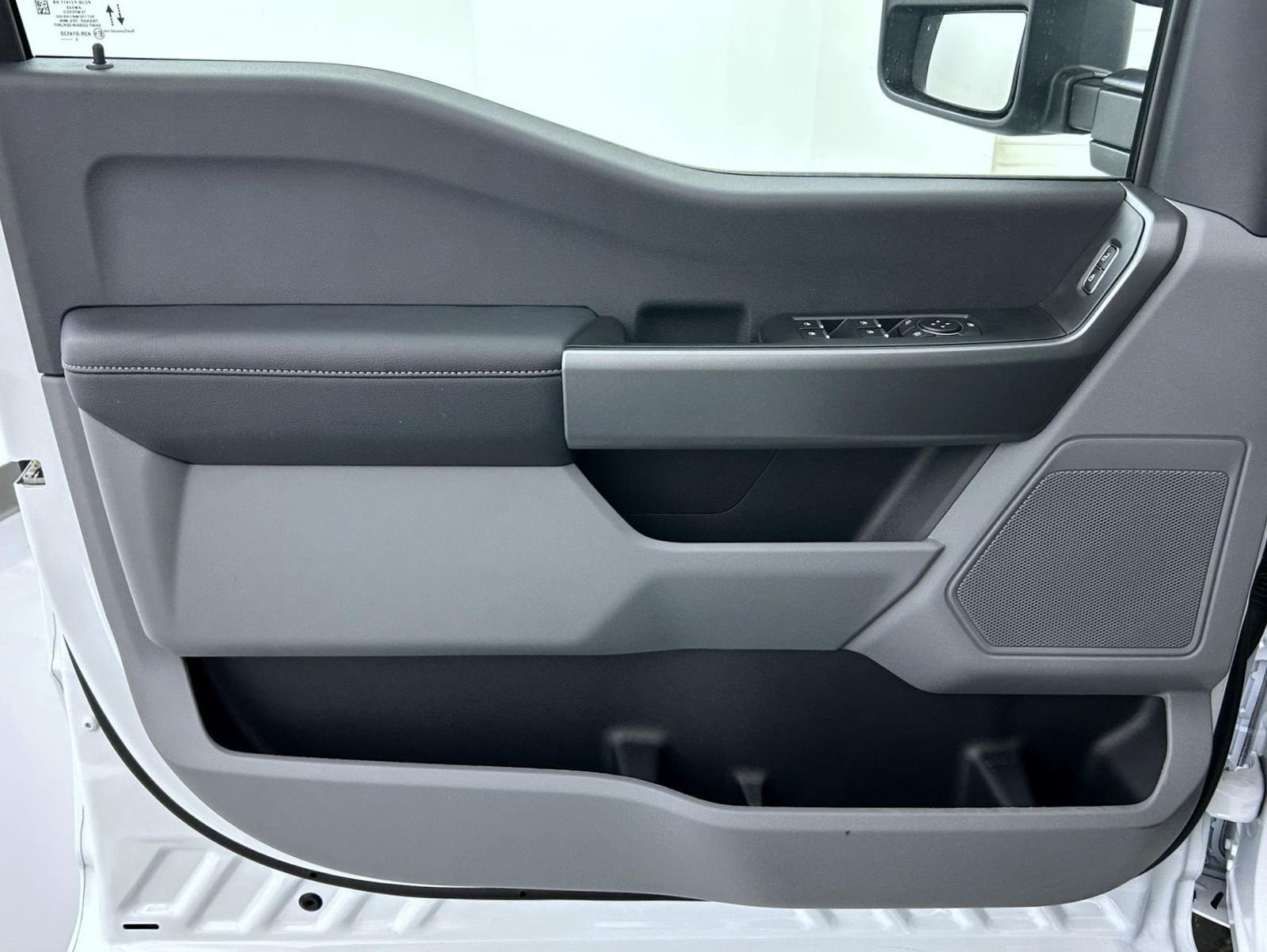 2026 Ford F-350 Super Duty XLT - Photo 9