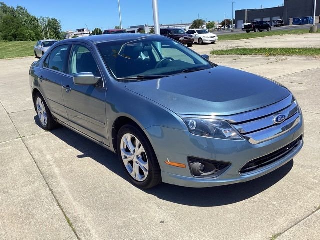 Used 2012 Blue Ford SE image 10