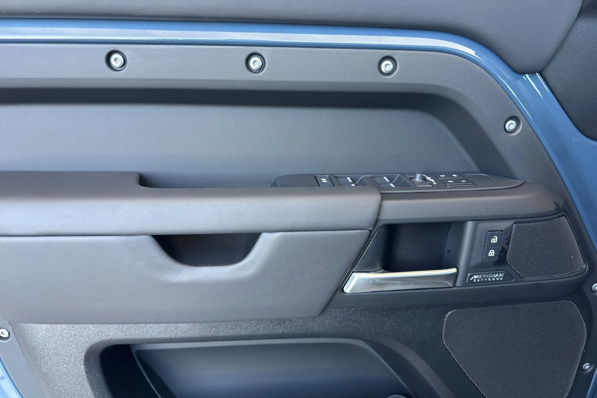 New 2026 TASMAN BLUE Land Rover X-Dynamic SE image 14