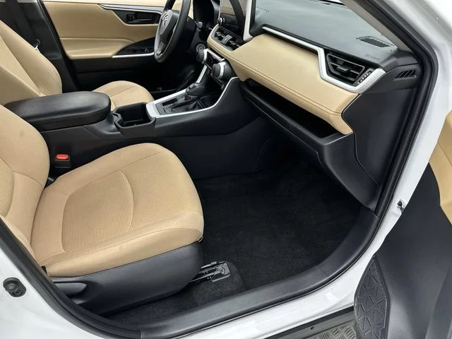 Used 2024 White Toyota LE image 23