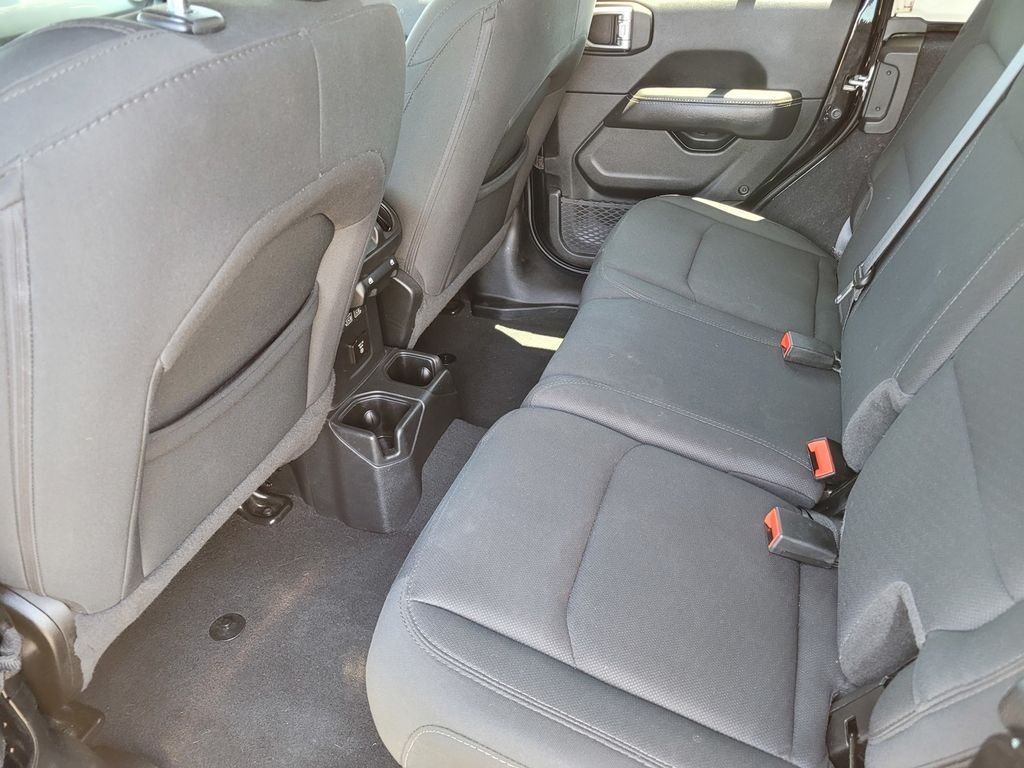 Used 2022 Black Jeep Unlimited Sahara image 11