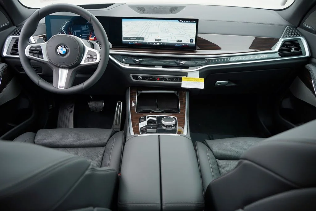 Used 2026 Black BMW sDrive40i image 13