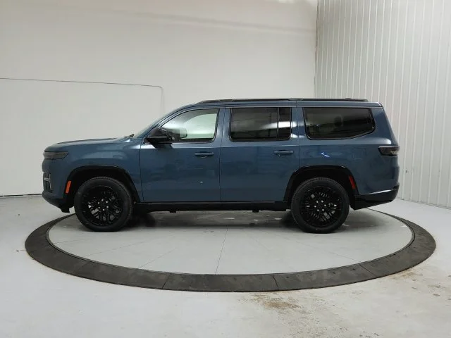 New 2026 Steel Blue Exterior Paint Jeep Limited Reserve image 5