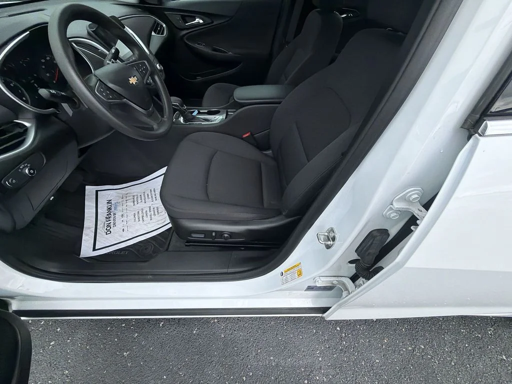 Used 2022 White Chevrolet LS image 12