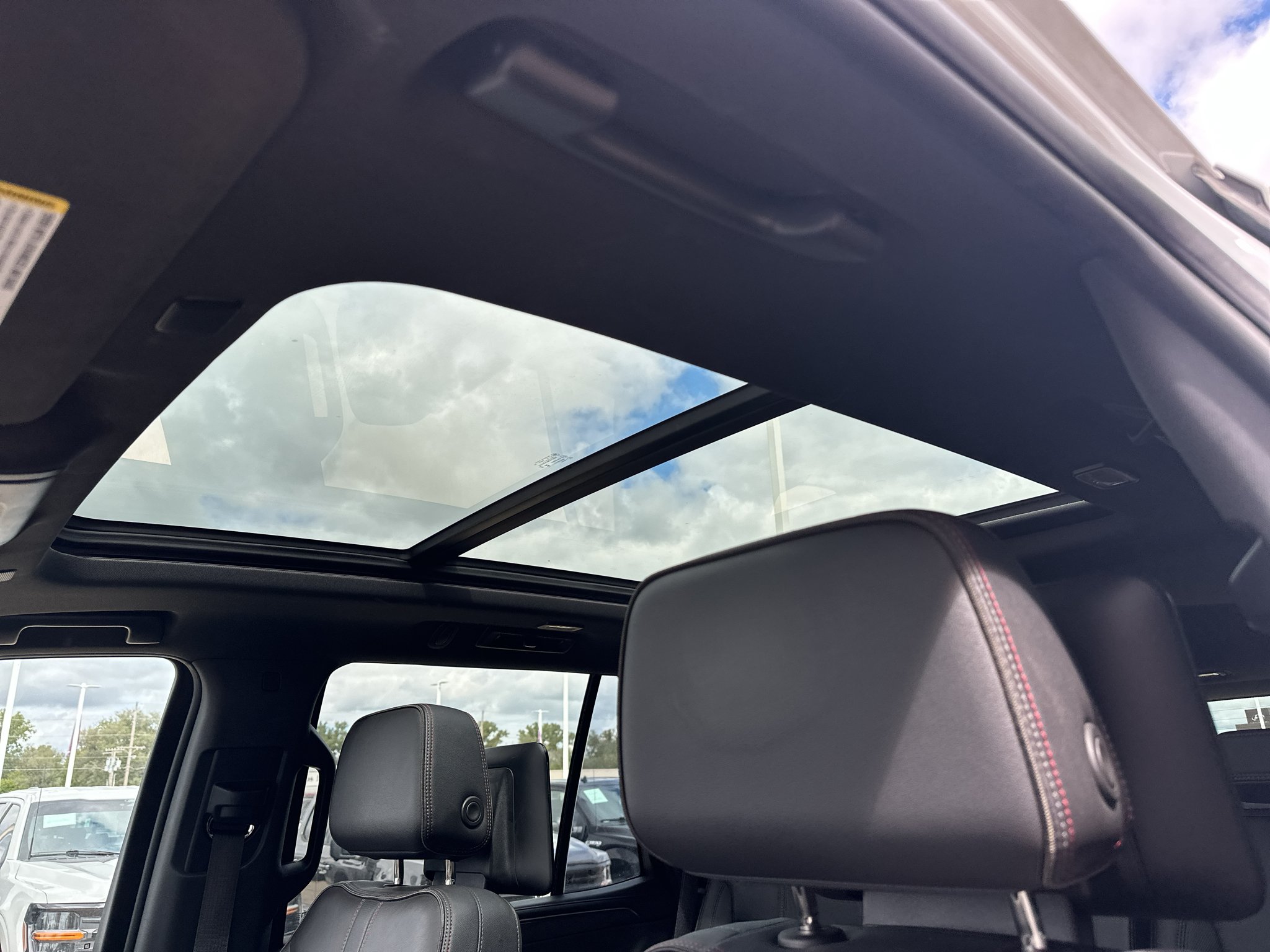 Used 2023 Summit White Chevrolet RST image 28