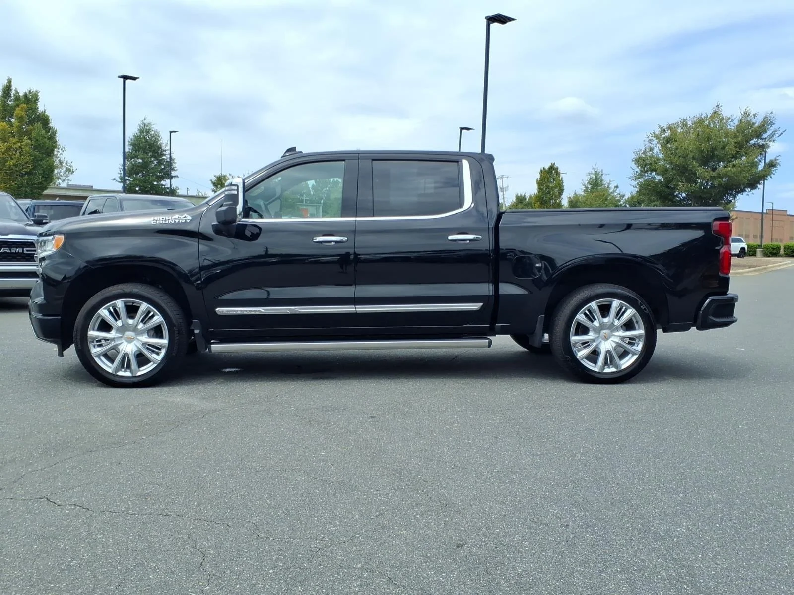 Used 2025 Black Chevrolet High Country image 3