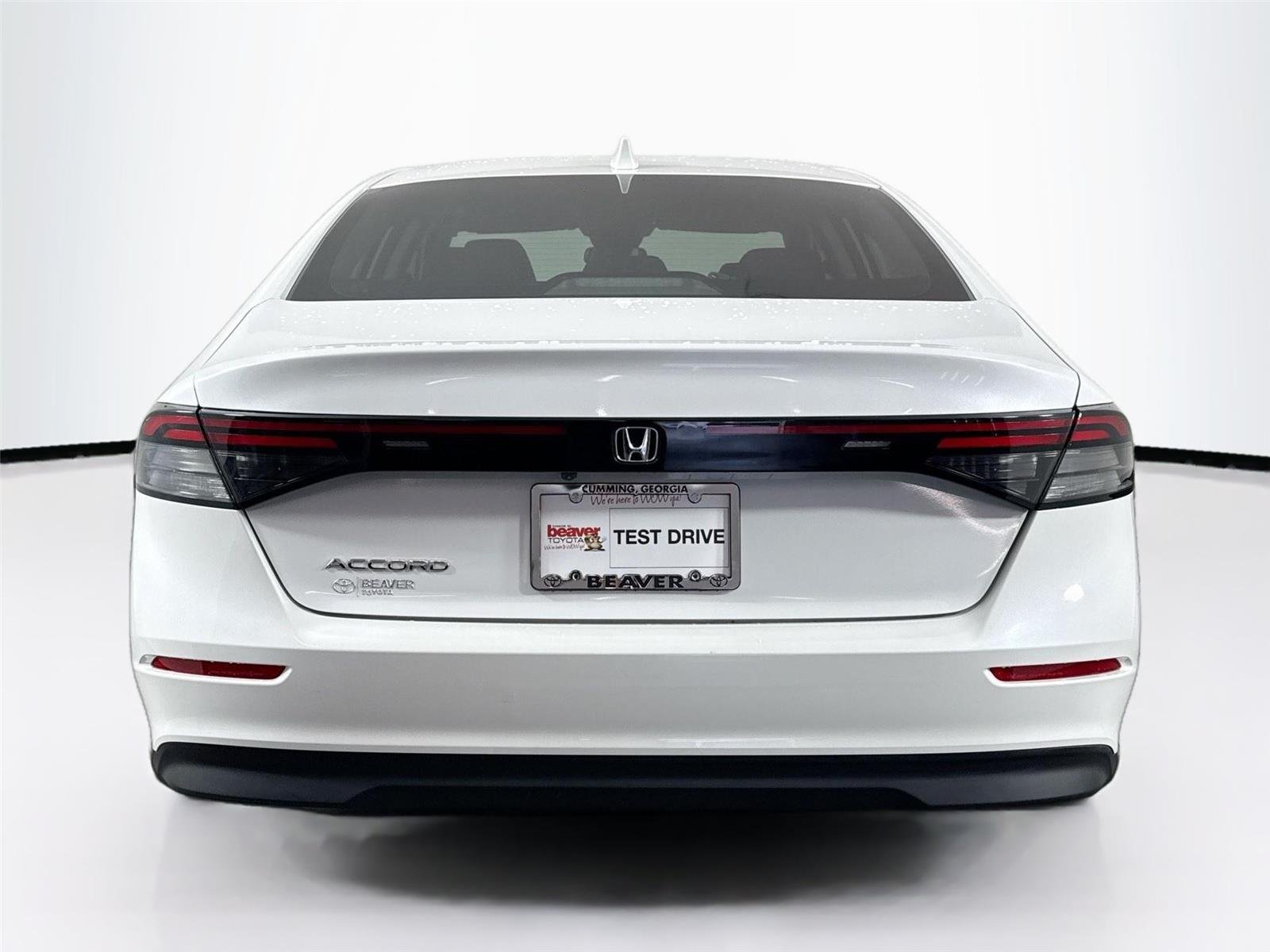 Used 2023 Platinum White Pearl Honda LX image 10