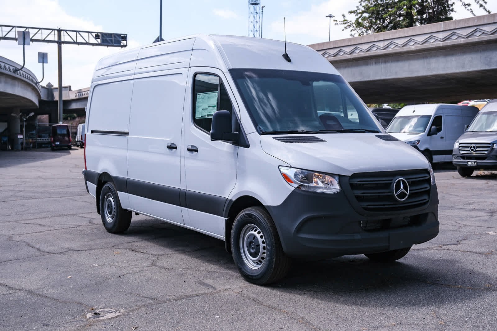 New 2025 Arctic+White Mercedes-Benz Cargo 144WB High Roof RWD 2.0L I4 Diesel Turbo SO image 20