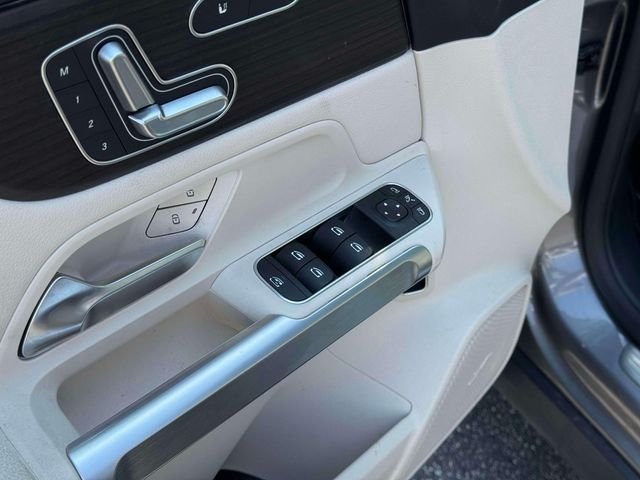 Used 2026  Mercedes-Benz GLB 250 image 20