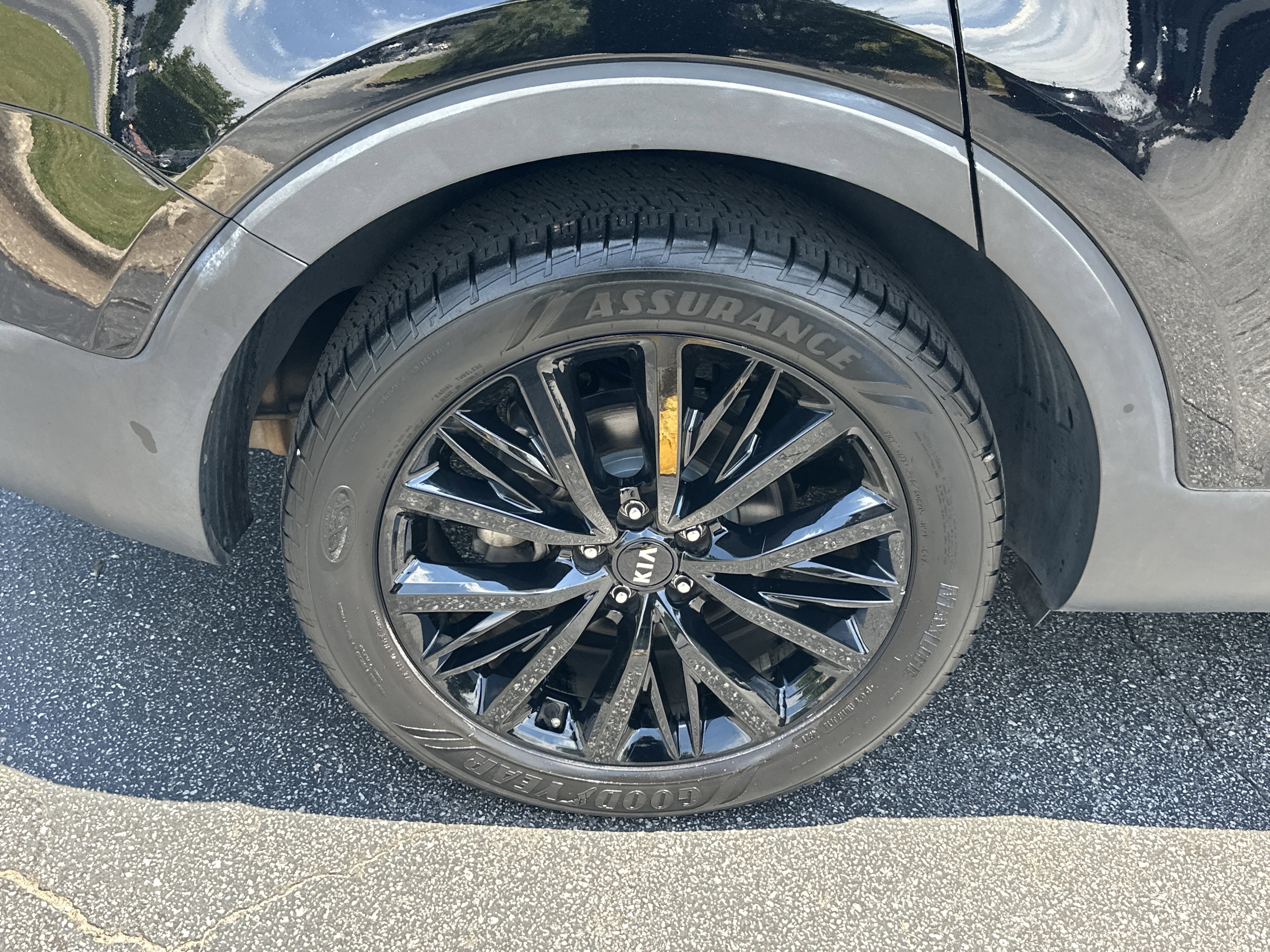 Certified Used 2020 Ebony Black Kia SX image 19