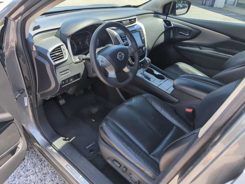 Used 2016 Gray Nissan Platinum image 11