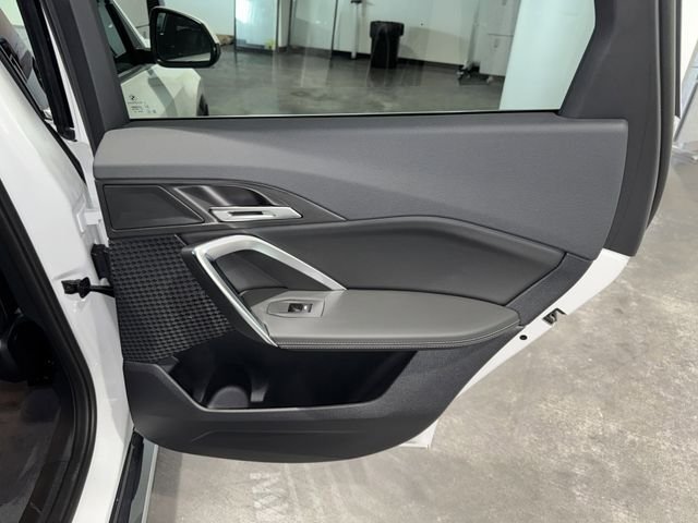 New 2026 Mineral White Metallic BMW xDrive28i image 10