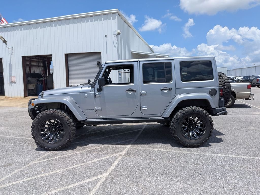 Used 2017 Silver Jeep Unlimited Sahara image 2