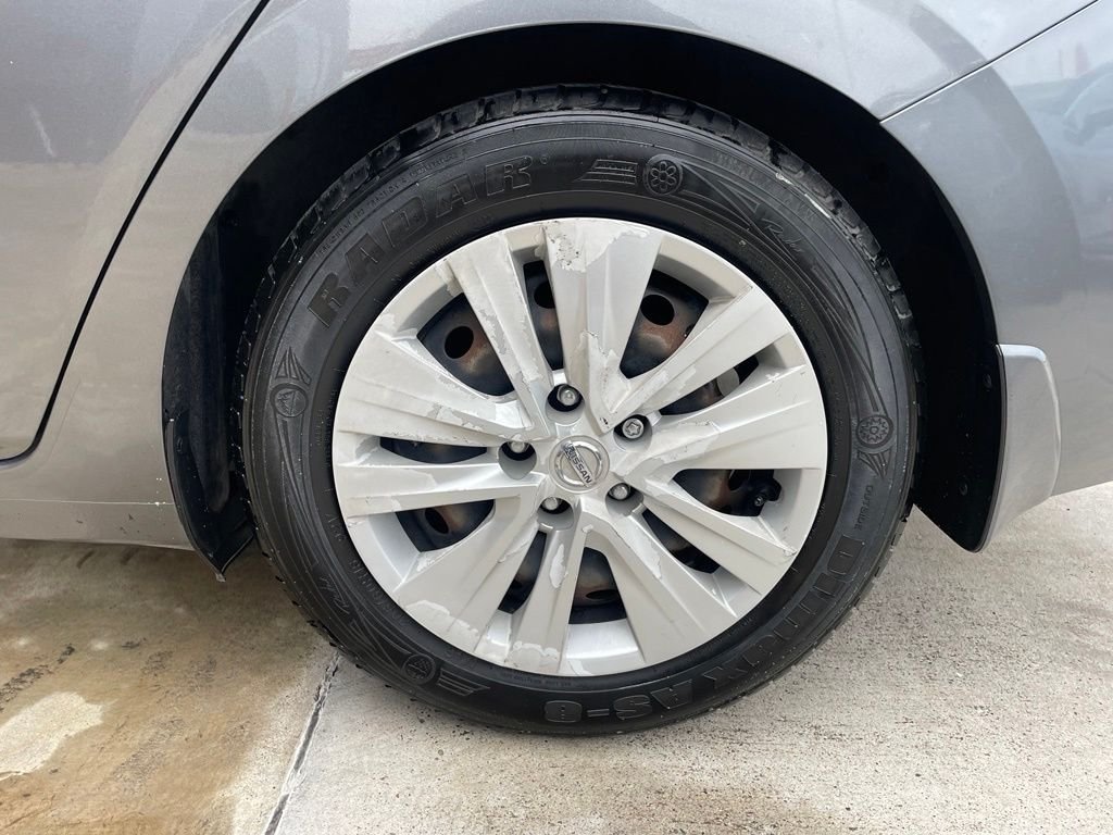 Used 2022 Gray Nissan S image 17