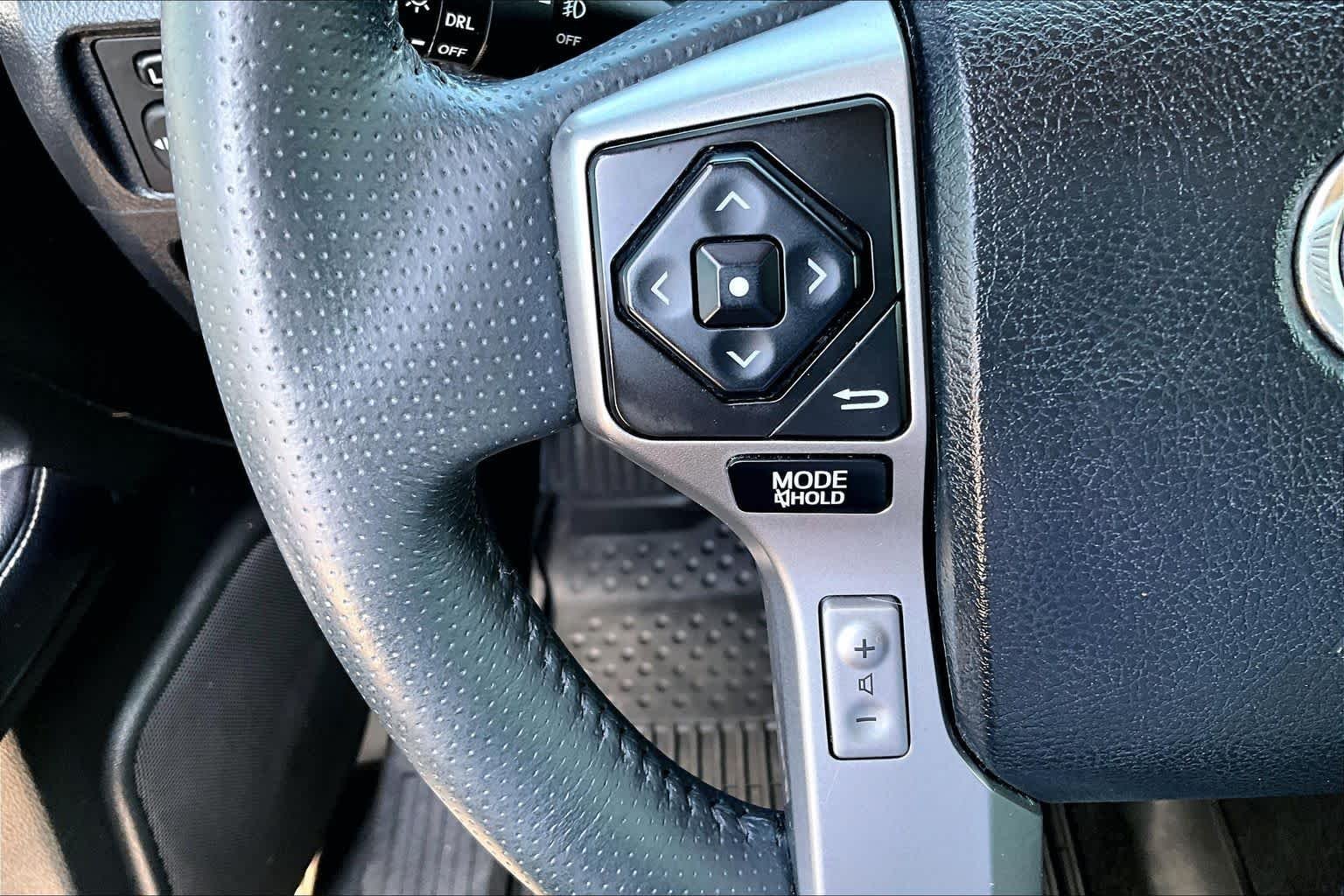 Used 2019 Classic Silver Metallic Toyota SR5 image 21