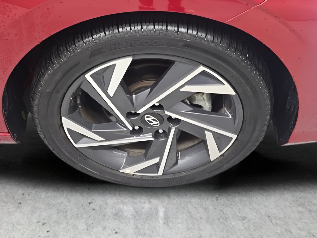Used 2025 Red Hyundai SEL Convenience image 44