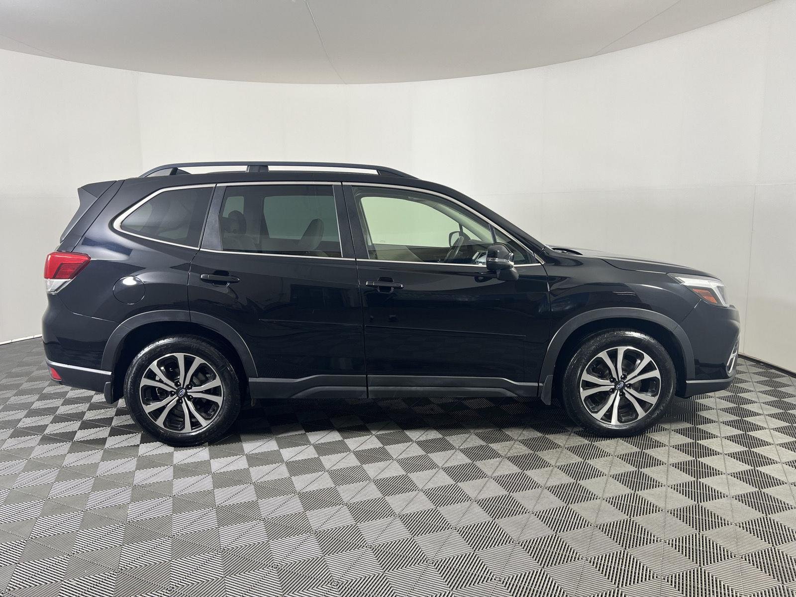 Used 2021 Crystal Black Silica Subaru Limited image 2