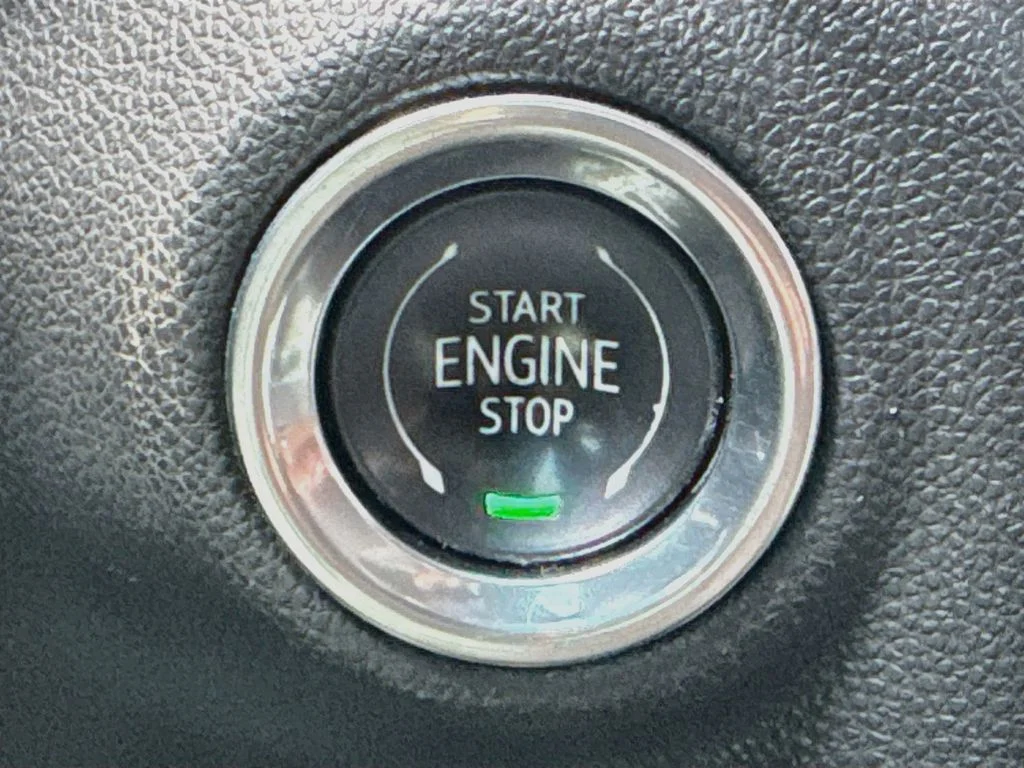 Used 2021 Black GMC SLT image 18
