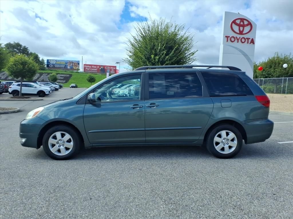 Used 2004 Green Toyota XLE image 8