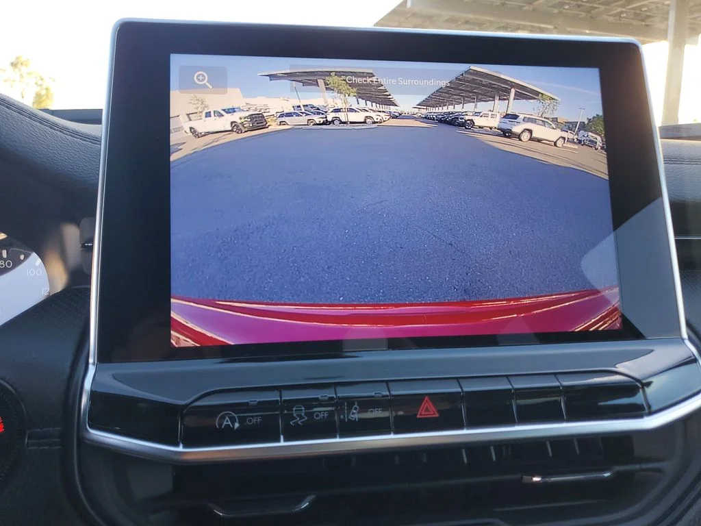 New 2026 Red Hot Pearl-Coat Exterior Paint Jeep Latitude image 19