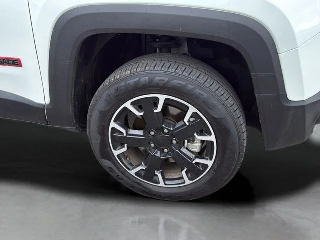 Used 2023 White Jeep Trailhawk image 10