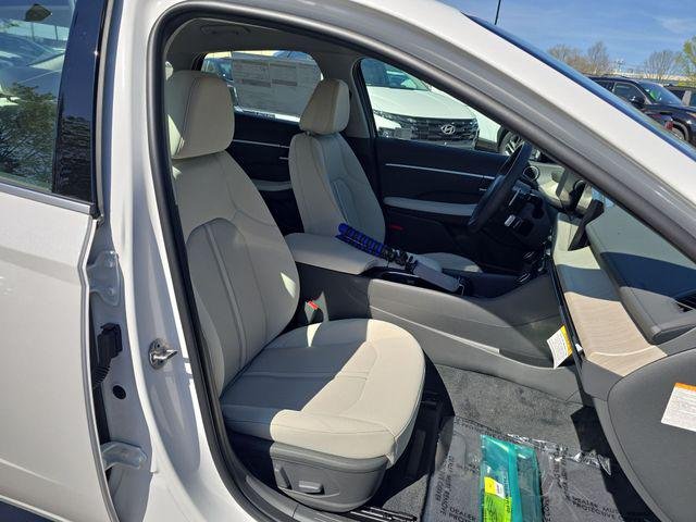 2025 Hyundai Sonata Hybrid SEL - Photo 23