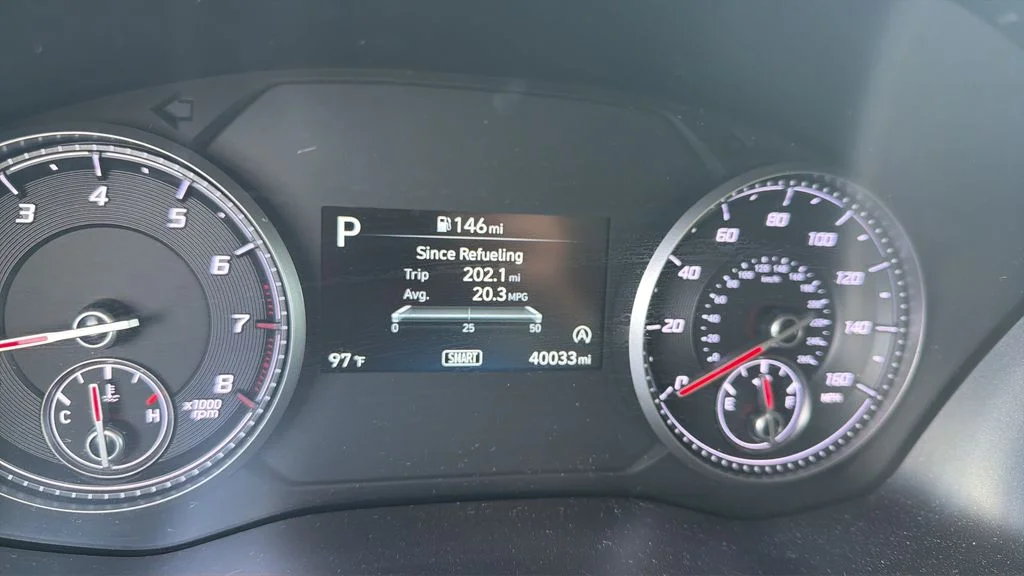 Used 2023 Black Hyundai SE image 9