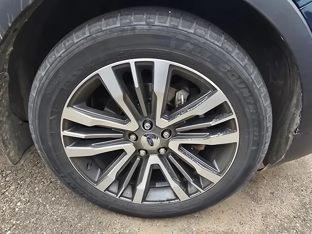 Used 2017 Blue Jeans Metallic Ford Platinum image 21