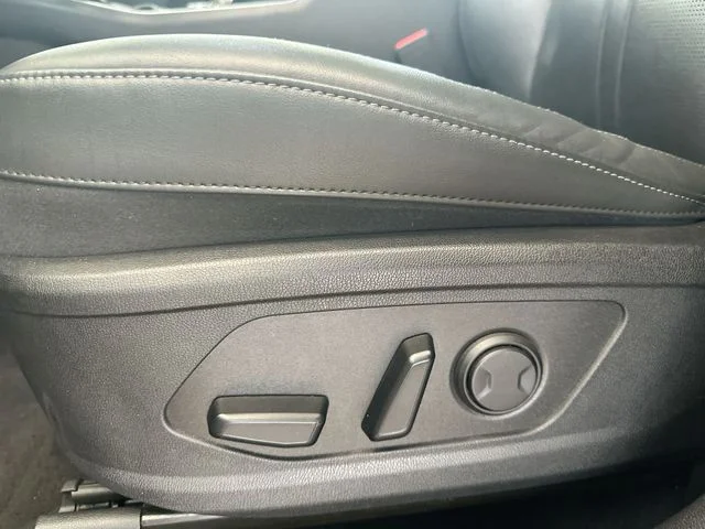 Used 2024 Red Kia S image 16
