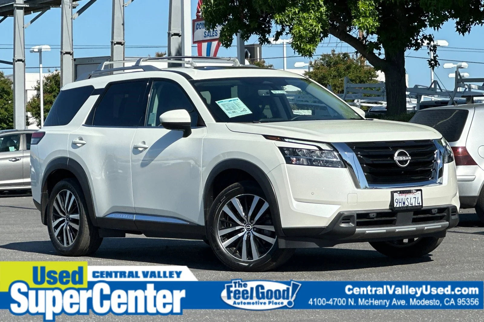 2023 Nissan Pathfinder Platinum 2WD's photo