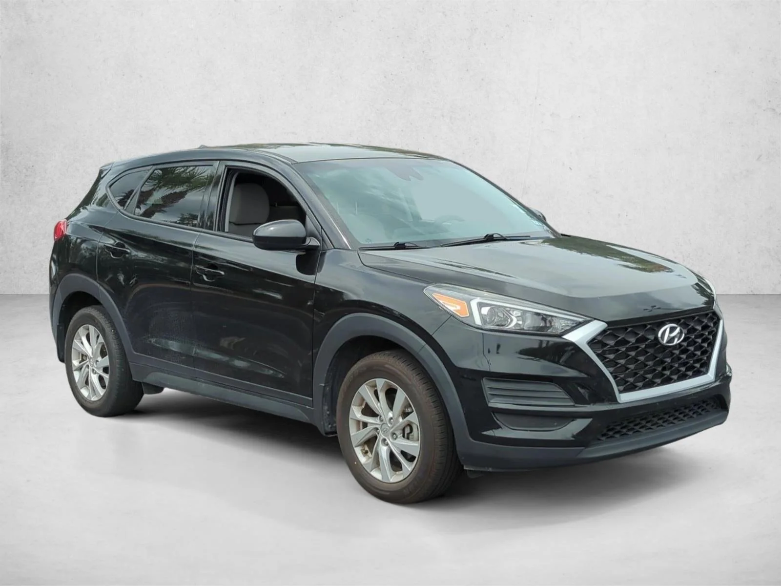 Used 2021 Black Noir Pearl Hyundai SE image 3
