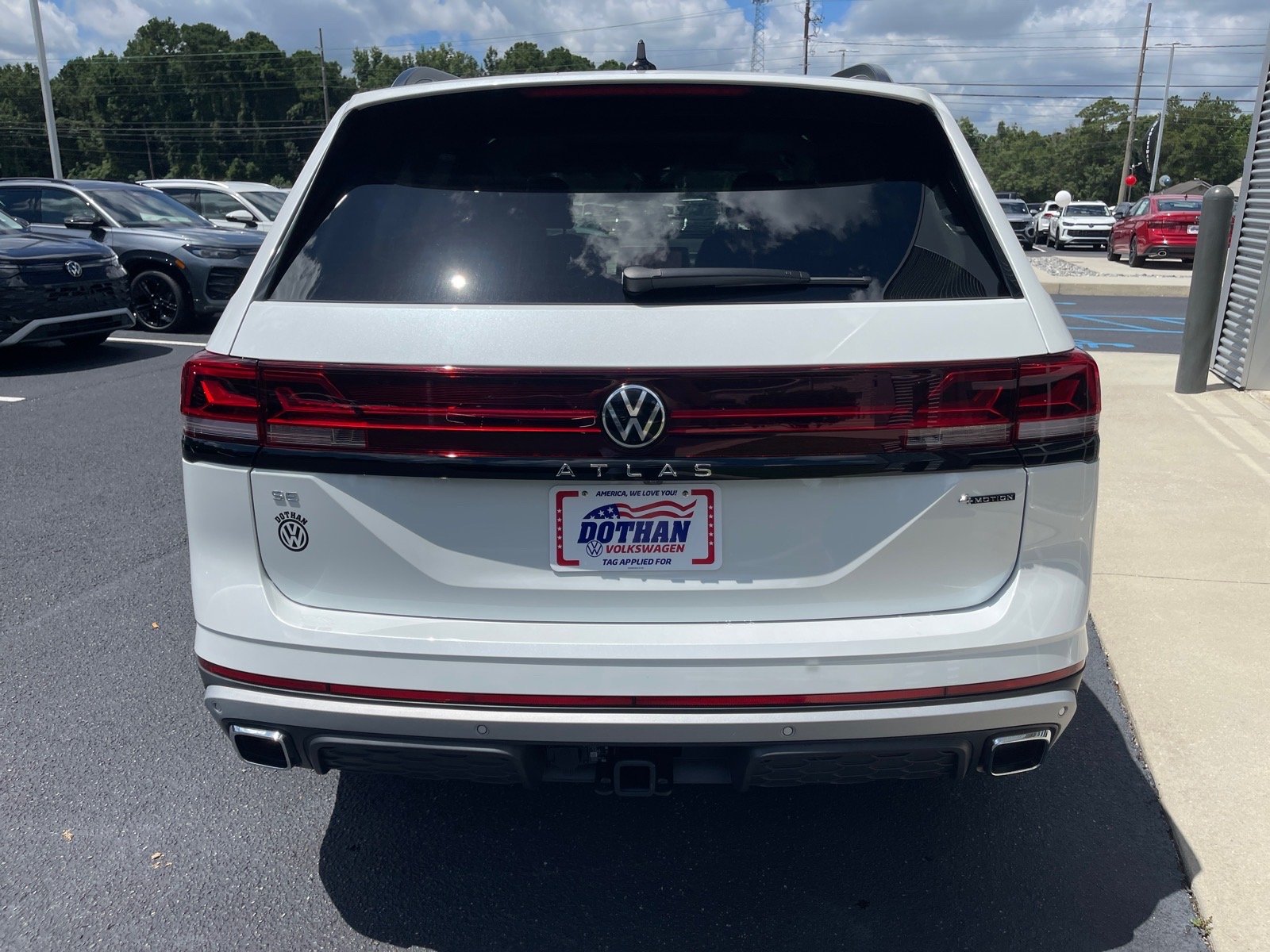 New 2026 Opal White Pearl Volkswagen Peak Edition 4Motion image 14
