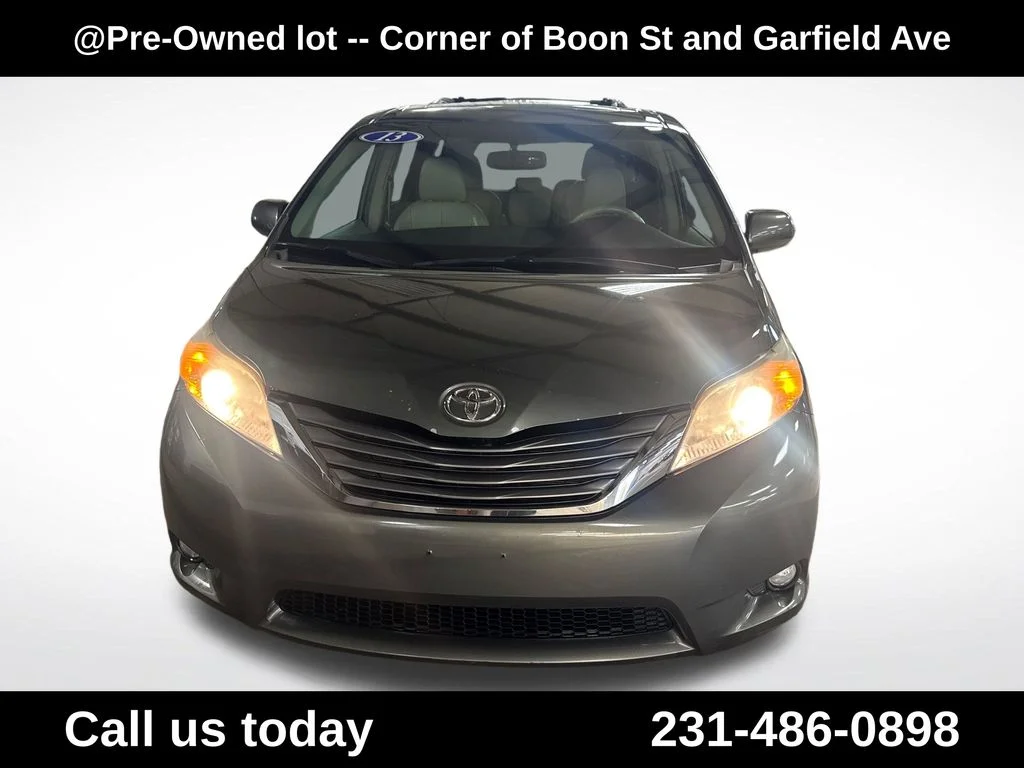 Used 2013 Green Toyota XLE image 8
